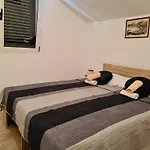 Slavonia Apartamento Vis