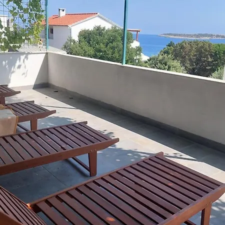 Apartment Slavonia Vis