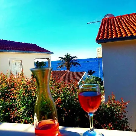 Apartment Slavonia Vis
