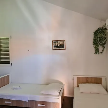 Slavonia Apartment Vis
